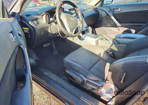 2010 Hyundai Genesis Coupe 2.0T из США, поврежденный, VIN KMHHT6KDXAU041741